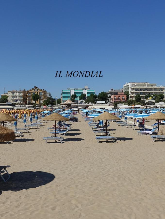 Hotel Mondial Rimini Buitenkant foto