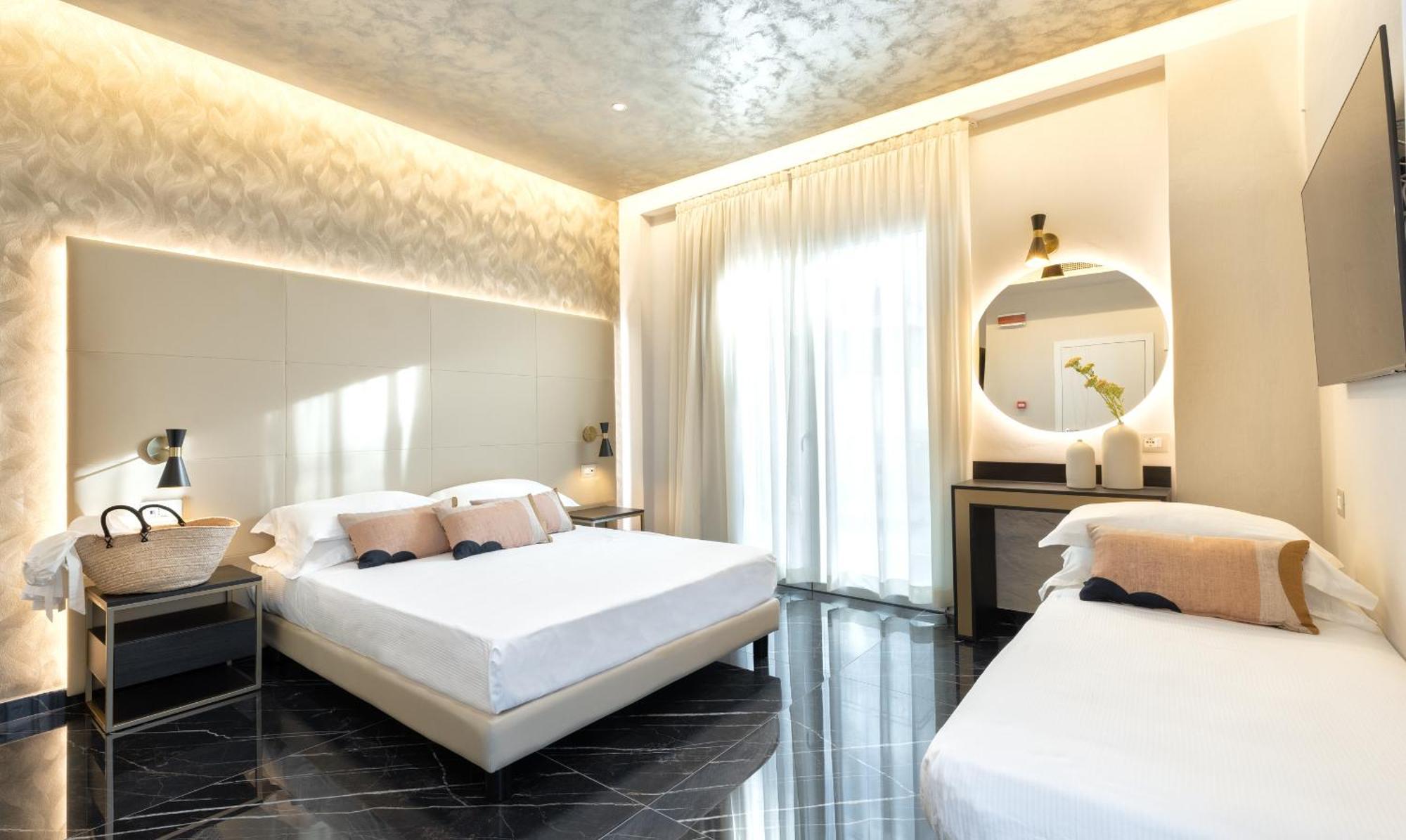 Hotel Mondial Rimini Buitenkant foto