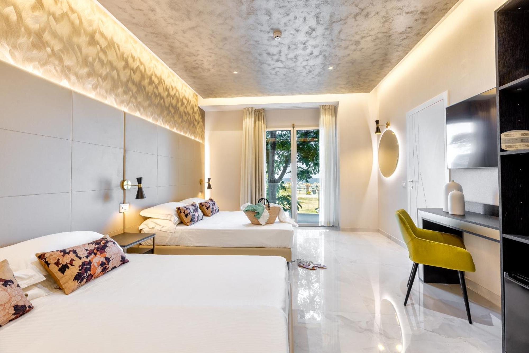 Hotel Mondial Rimini Buitenkant foto