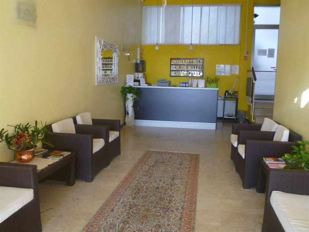 Hotel Mondial Rimini Buitenkant foto